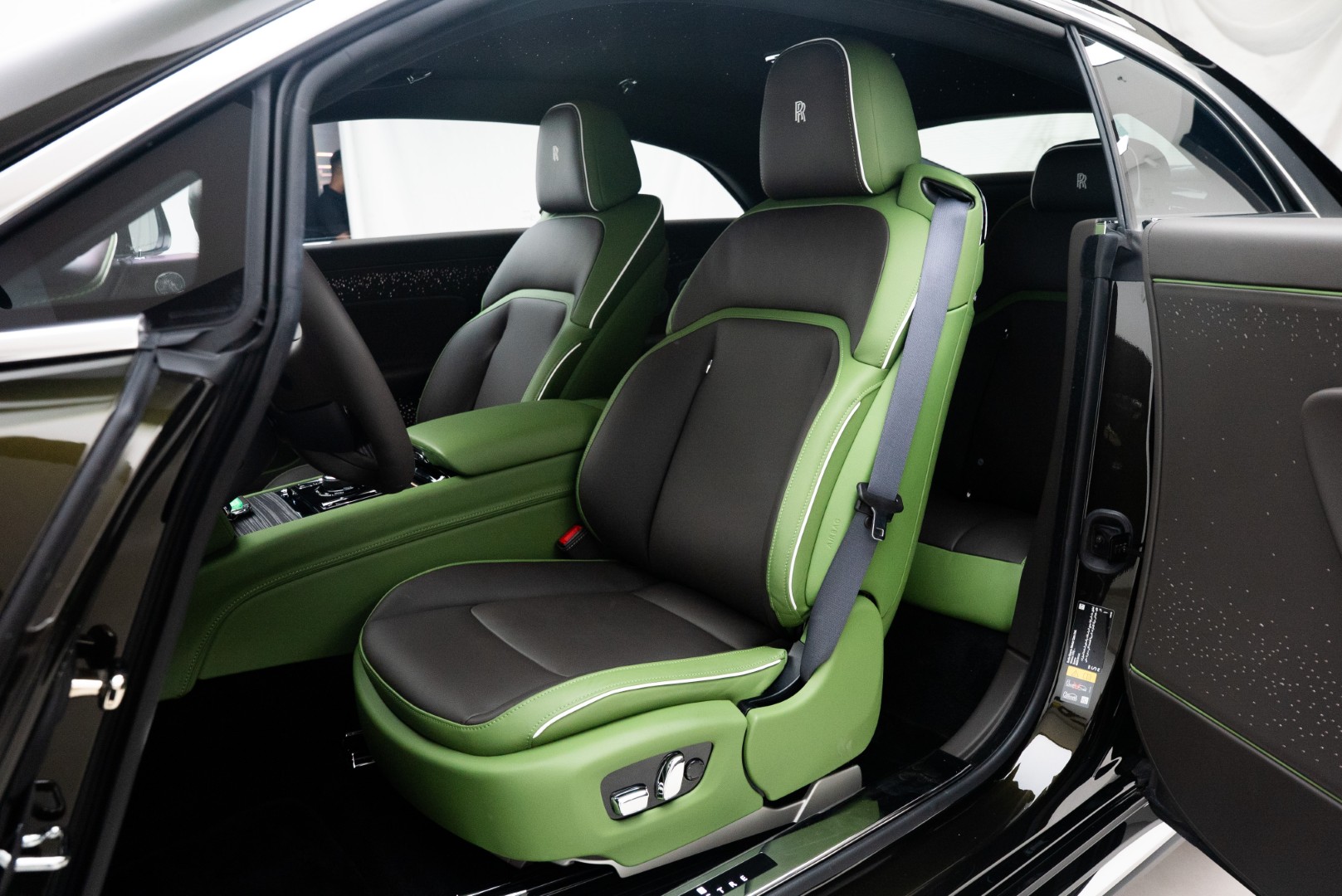 2024 ROLLS ROYCE SPECTRE. GCC. WARRANTY SERVICE. FULL OPTION.